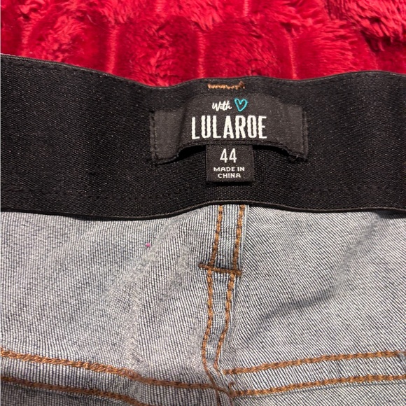 LuLaRoe Women's Skinny Jeans in Dark Blue Denim - Picture 4 of 5